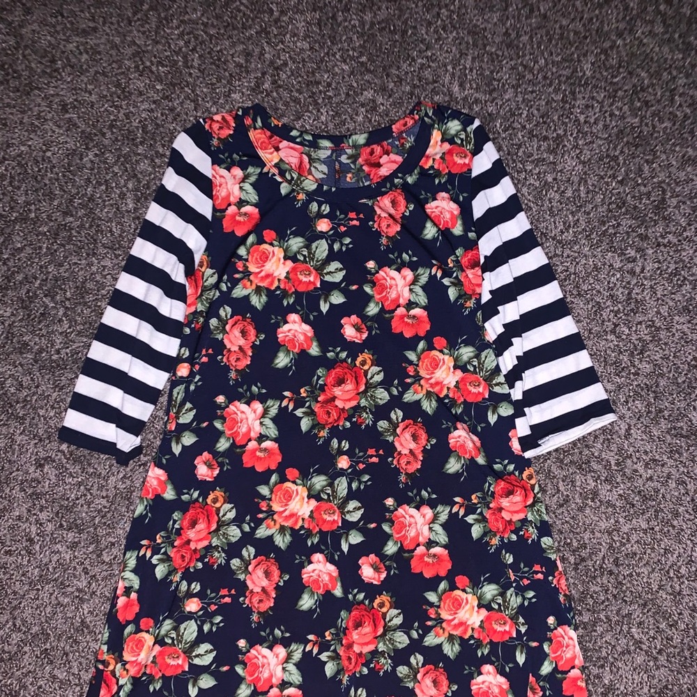 Floral dress with pockets
